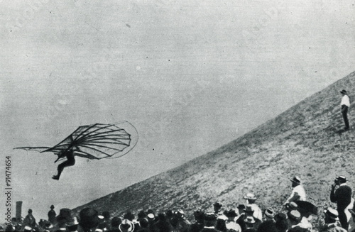  Otto Lilienthal gliding (1895)

