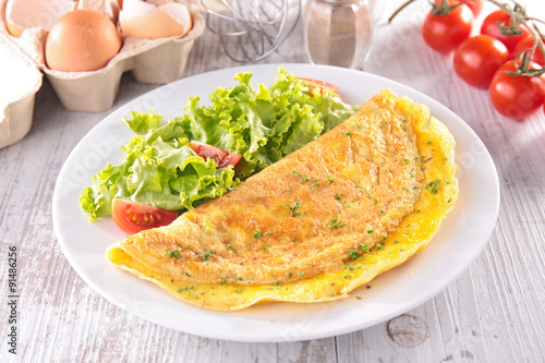 omelet and salad photo