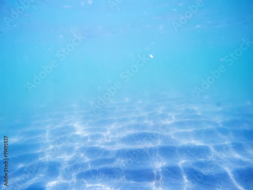 Blue sea floor in Alghero