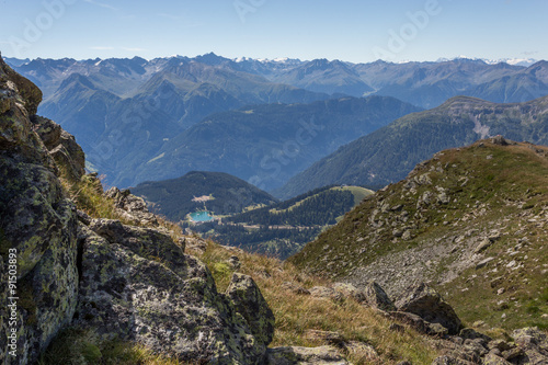 Vue sur la vallée et les sommets © Sébastien Closs