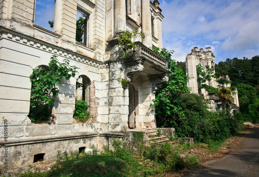 Fototapeta premium Ruins of the abandoned palace