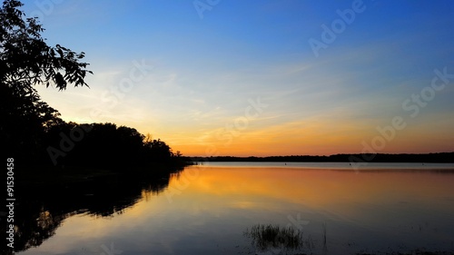 Lake sunset 09163
