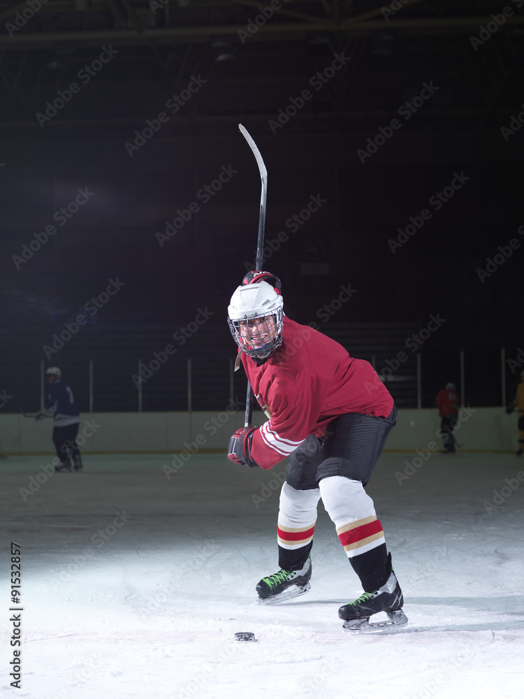 Naklejka premium ice hockey player in action