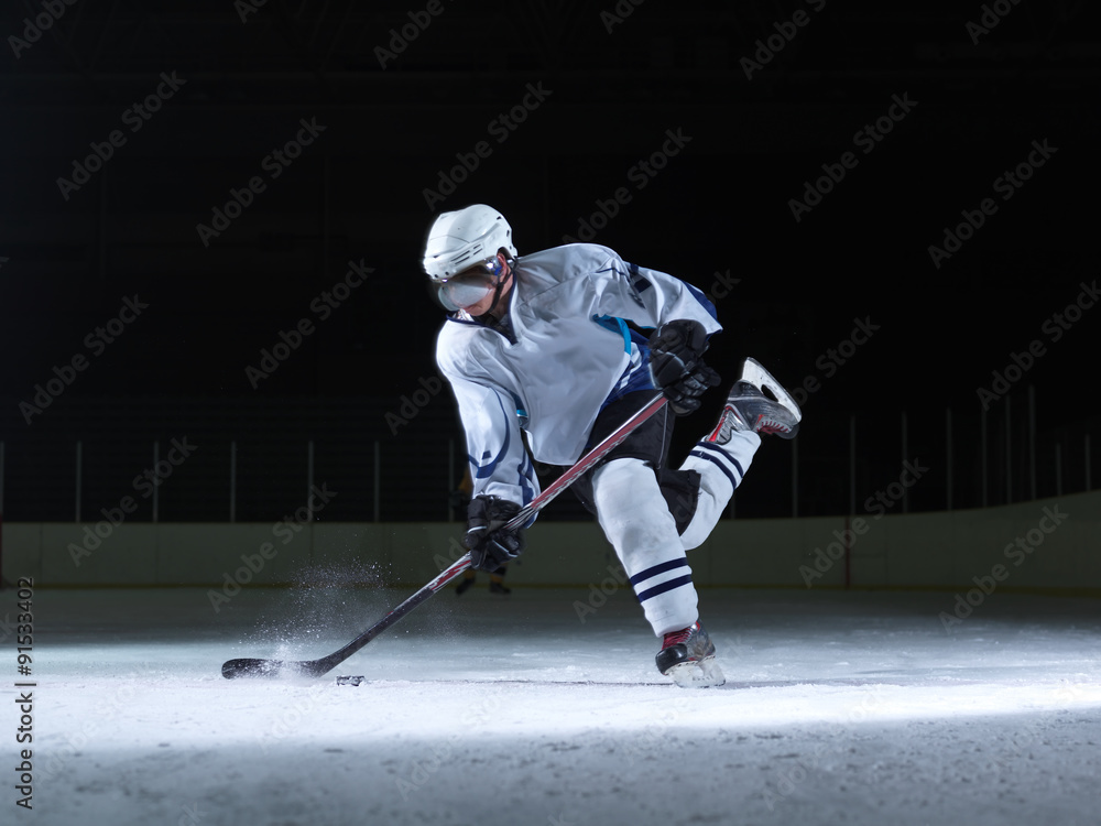 Naklejka premium ice hockey player in action