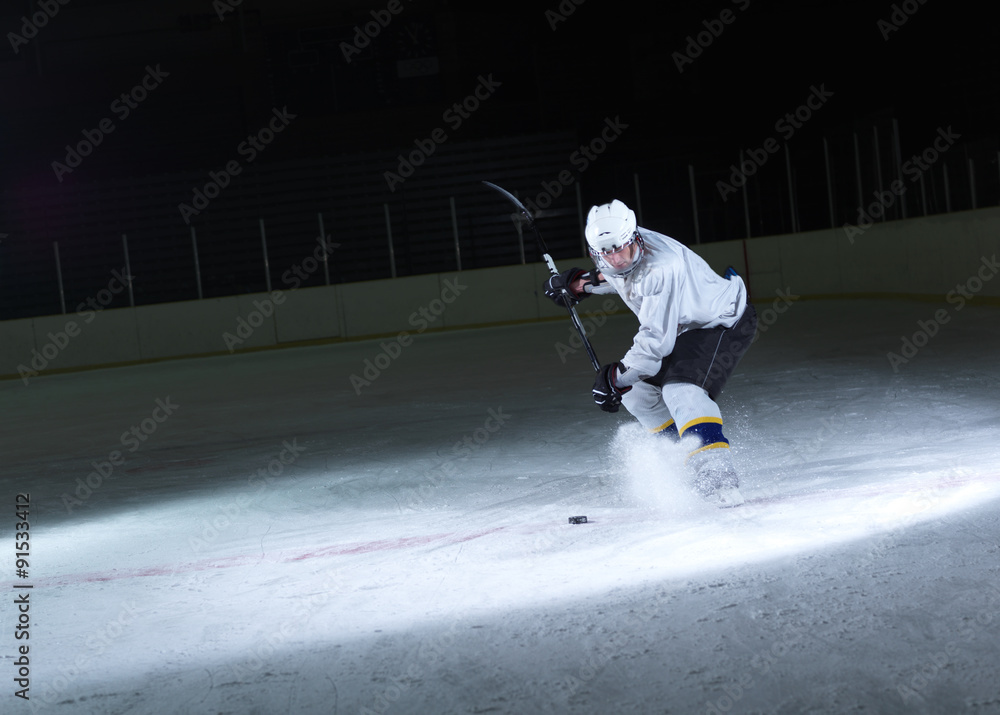 Naklejka premium ice hockey player in action