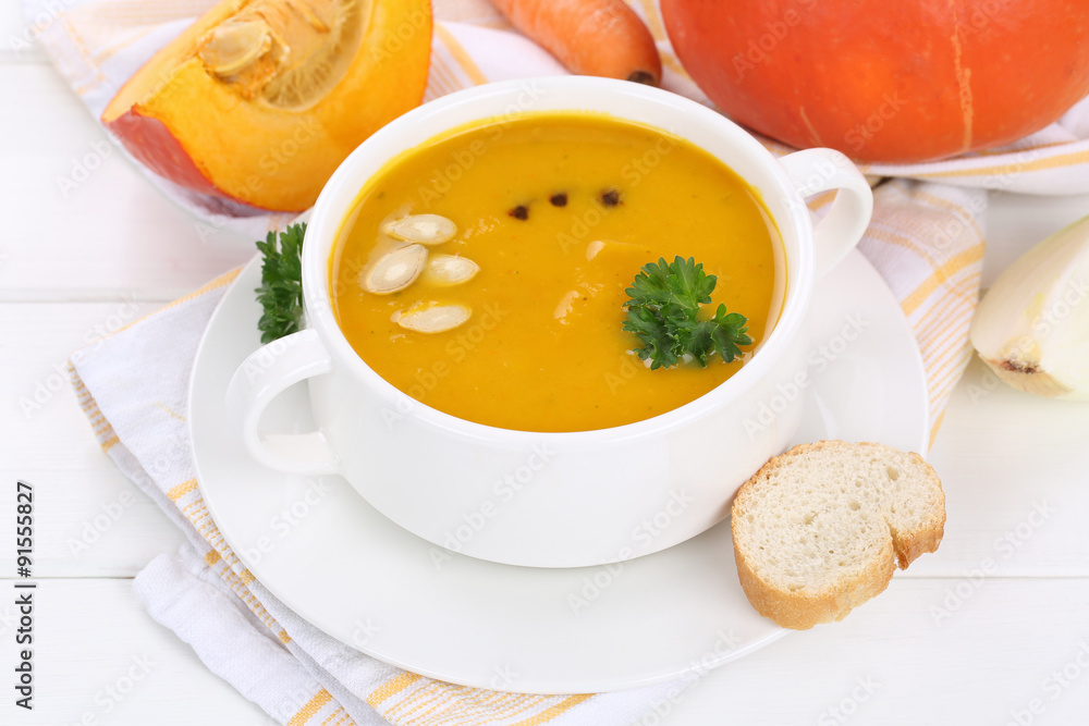 Kürbissuppe Kürbis Suppe in Suppentasse Kürbissuppe Kürbis Suppe in Suppentasse
