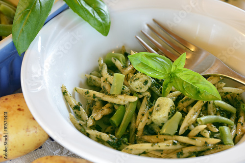 trofie con pesto alla genovese