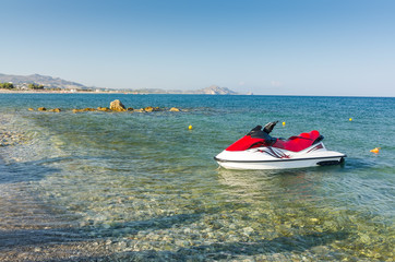 Acrylglasbilder Wasser Motorsport Jetski am griechischen Sandstrand  © Piotr Wawrzyniuk