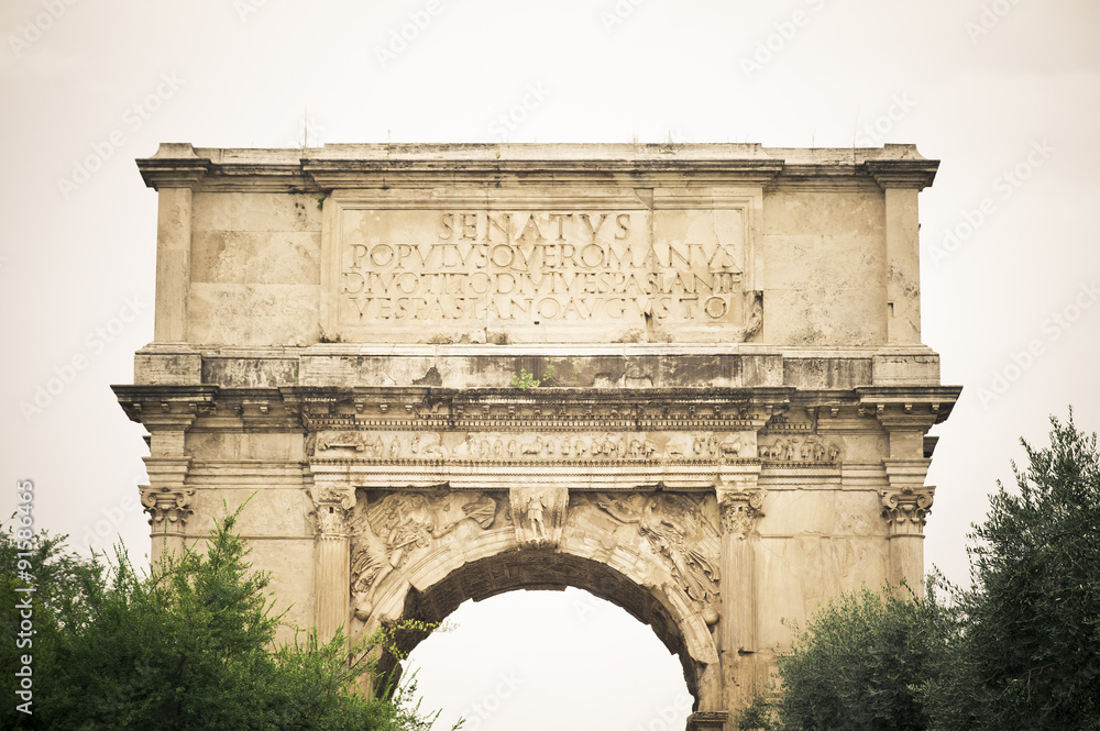 Arco de Tito,  ruinas del foro romano, Roma, Italia - obrazy, fototapety, plakaty 