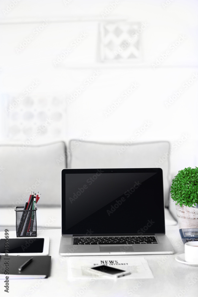 Obraz premium Modern workplace with laptop, close up