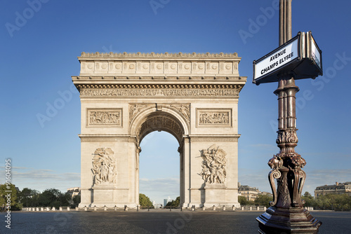Paris Arc de triomphe © PUNTOSTUDIOFOTO Lda