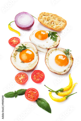 Fried eggs in potato shells © Igor Dutina