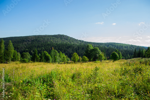 Пейзаж с видом на Громовскую гору в Пермском крае