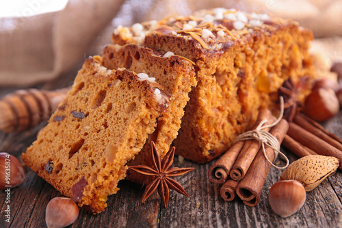 gingerbread cake