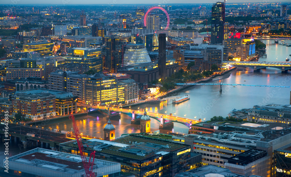 Fototapeta premium London at sunset, panoramic view with lights