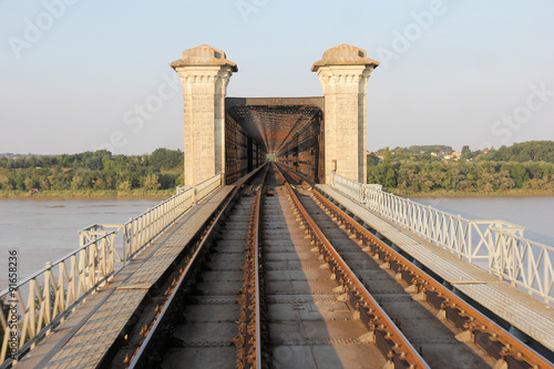 Pont de chemin de fer entre Saint Vincent de Paul et Cubzac les ponts photo