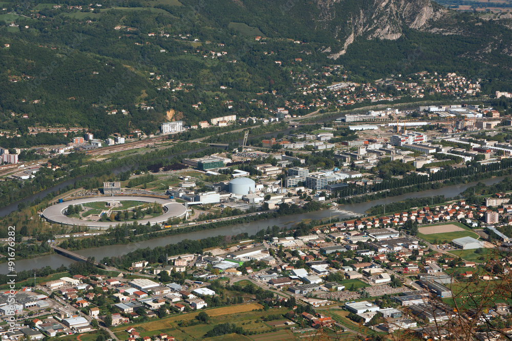 Le synchrotron et la silicon vallée française à Grenoble Le synchrotron et la silicon vallée française à Grenoble