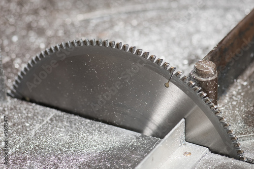 Circular saw blade for aluminum
