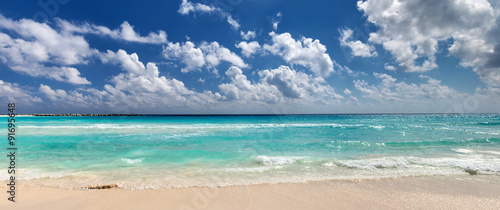 Beautiful caribbean sea beach © photopixel