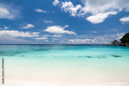 Fototapeta Naklejka Na Ścianę i Meble -  Tropical landscape with turquoise sea and sandy beach