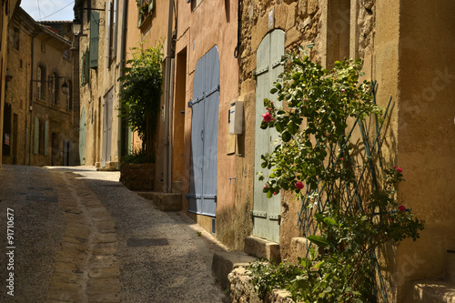 Fototapeta Naklejka Na Ścianę i Meble -  Straße Provence