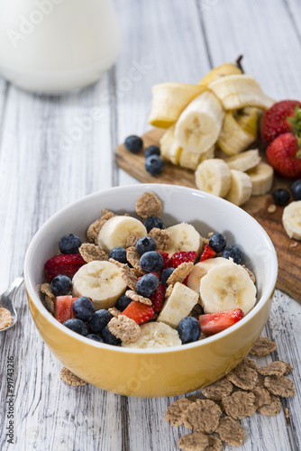 Healthy Breakfast (Cornflakes with Fruits) photo