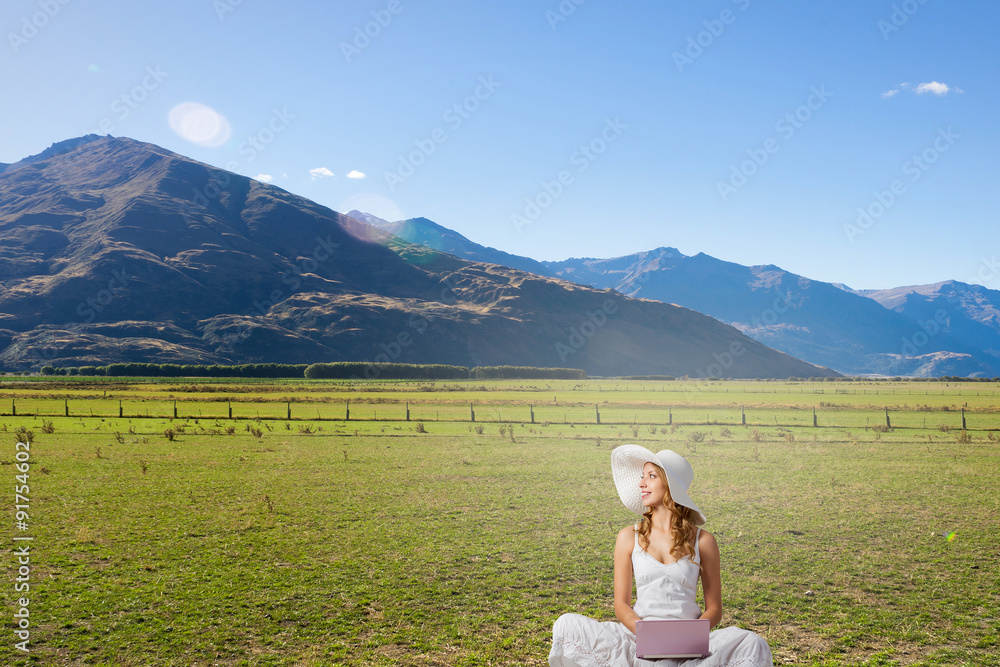 Fototapeta premium Lady using laptop