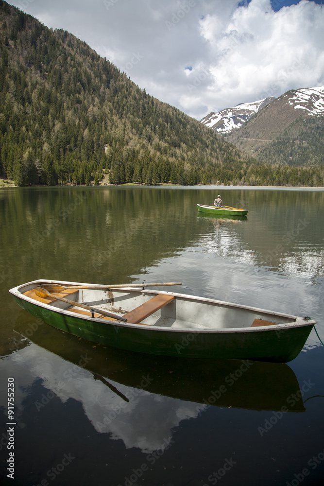 Angler am Etrachsee, Steiermark, Österreich Angler am Etrachsee, Steiermark, Österreich