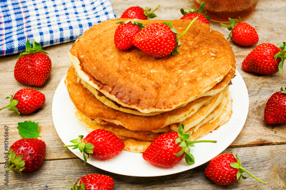 pancakes with strawberries