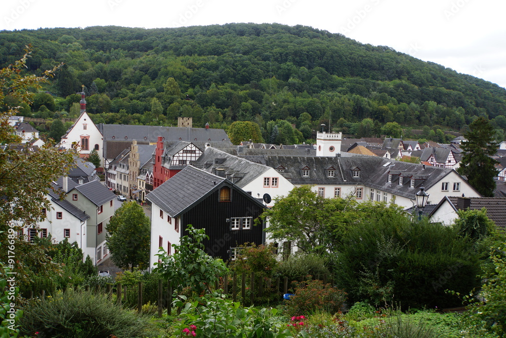 Blick auf die Altstadt mit rotem Rathaus Blick auf die Altstadt mit rotem Rathaus