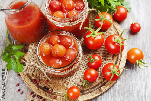 Canned tomatoes in tomato juice