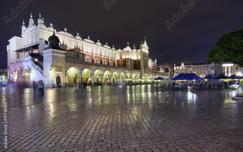 Kraków Sukiennice nocą