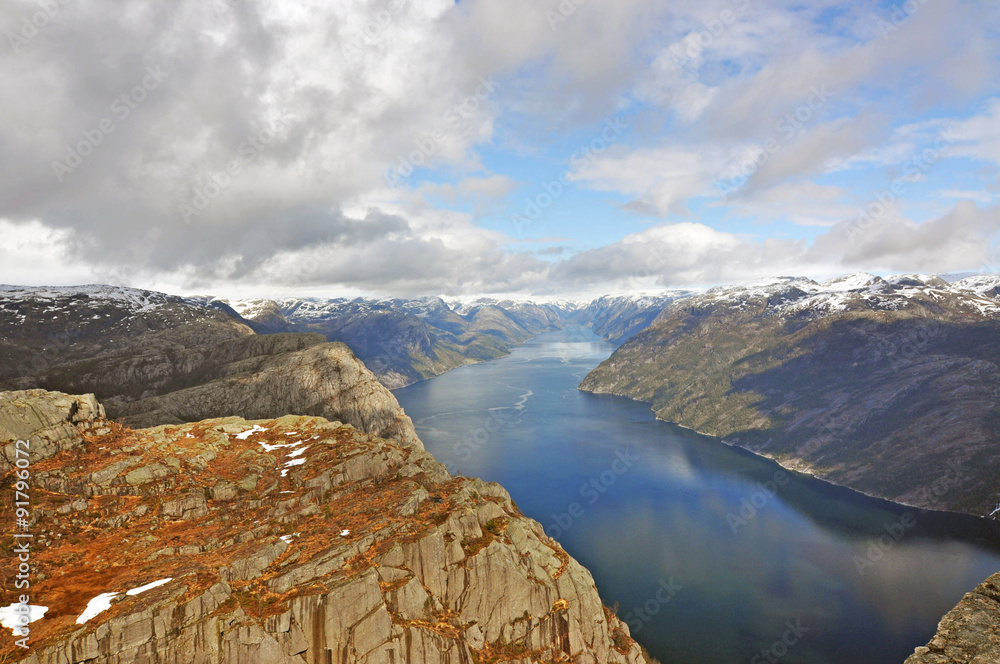 Norwegian nature / There are mountains plunging into the sea from hundreds of metres, fjords, tall mountain peaks, northern lights and midnight sun. Norwegian nature / There are mountains plunging into the sea from hundreds of metres, fjords, tall mountain peaks, northern lights and midnight sun.