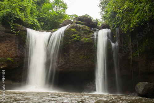 Fototapeta Naklejka Na Ścianę i Meble -  Beautiful Lush Waterfall