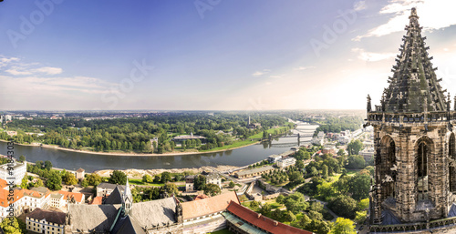 Sicht über Magdeburg und Südturm des Doms