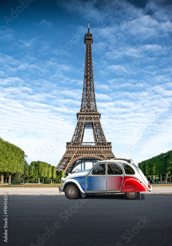 Tour in auto a Parigi