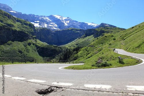 Serpantinen am Klausenpass