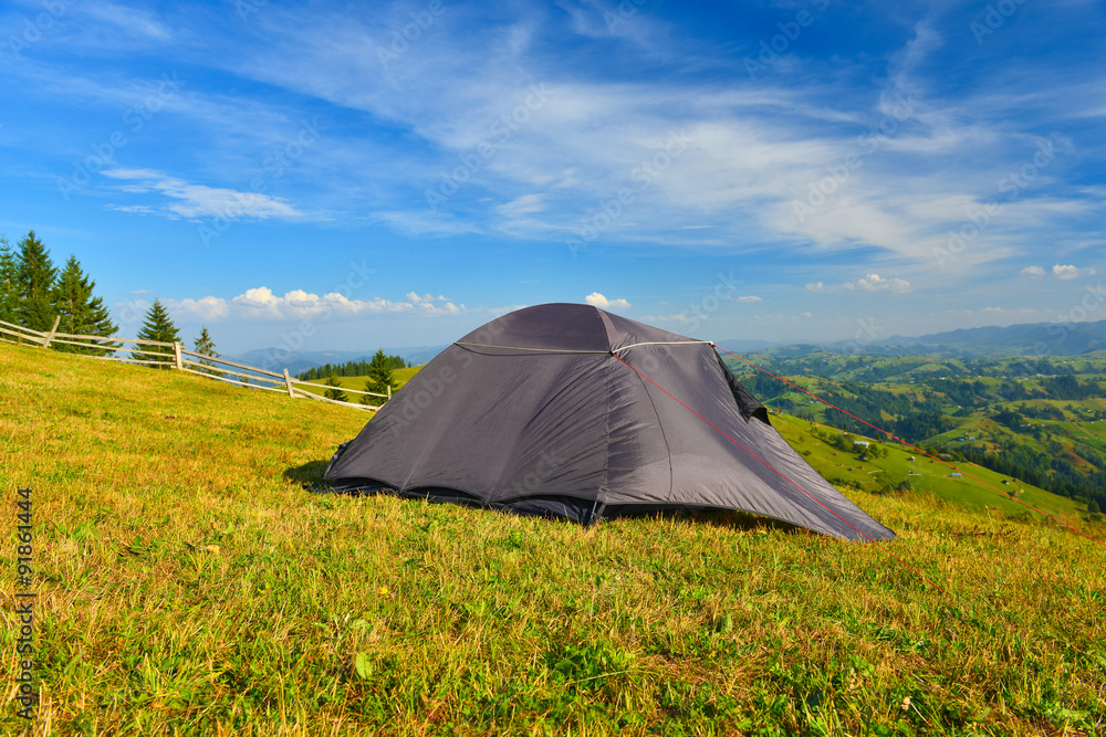 Tourist tent