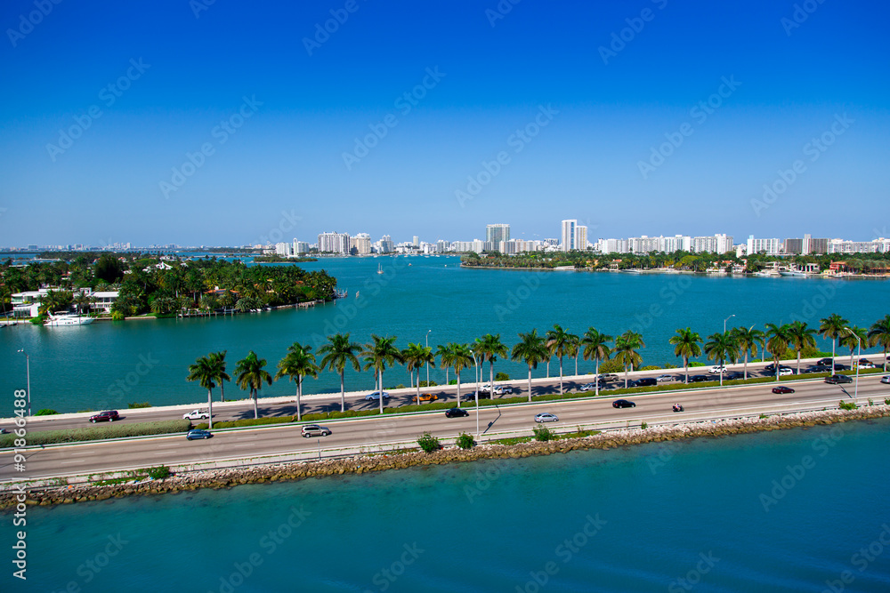 Obraz premium Miami MacArthur Causeway A1a