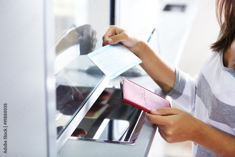 Fotografie Airport Check-In Counters With Passengers
