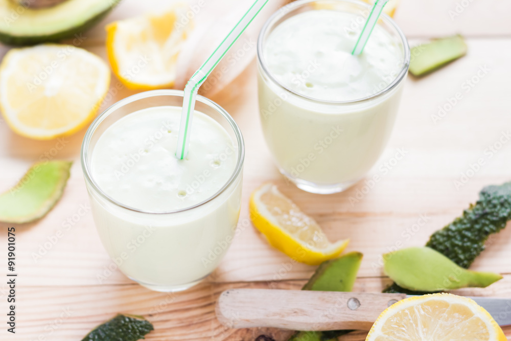 Yoghurt cocktail avocado lemon honey Yoghurt cocktail avocado lemon honey