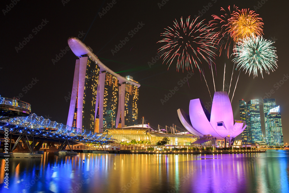 Obraz premium Fireworks over Marina bay