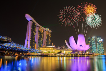 Fotobehang Singapore Vuurwerk boven Marina Bay Singapore  © T-REX