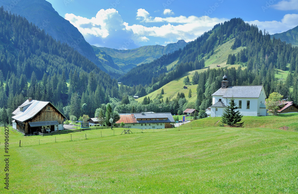 der idyllische Urlaubsort Baad im Kleinwalsertal,Vorarlberg,Österreich