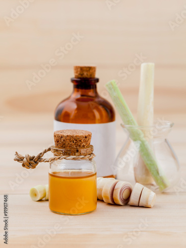 Natural Spa Ingredients lemongrass essential Oil for alternative