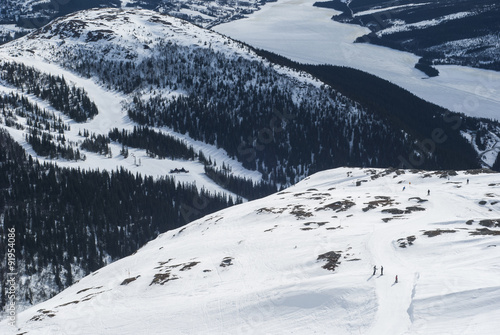 Utsikt berg med snö photo