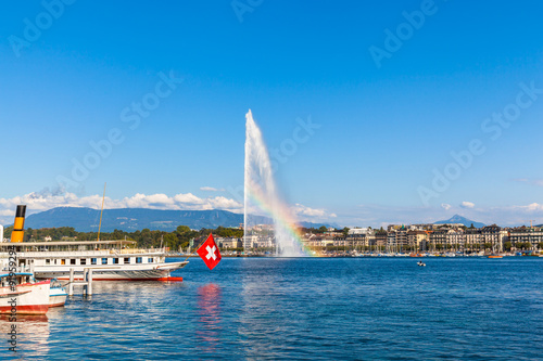 Fontanna z dyszą wodną z tęczy w Genewie