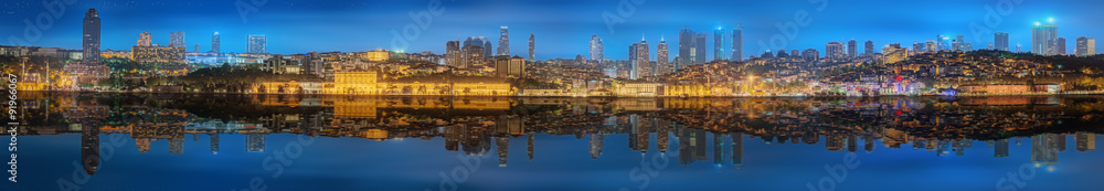 Fototapeta premium Panorama os Istanbul and Bosporus at night