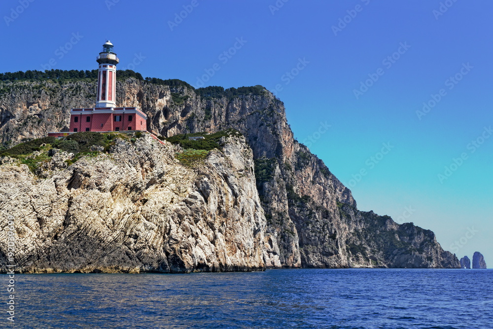Capri mit Leuchtturm