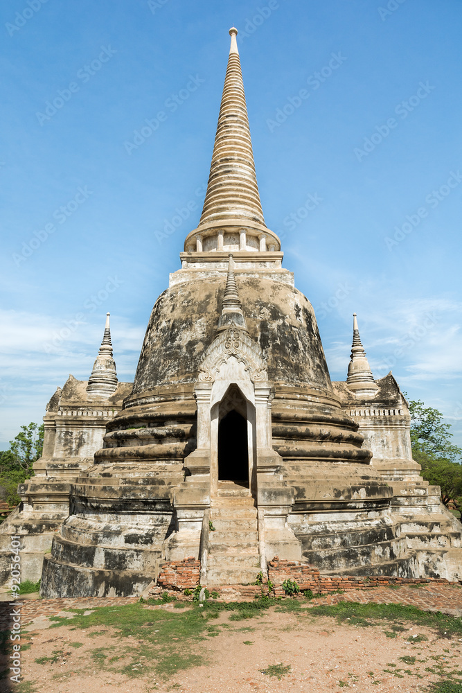 Fototapeta premium Buddist Chedi in Thailand